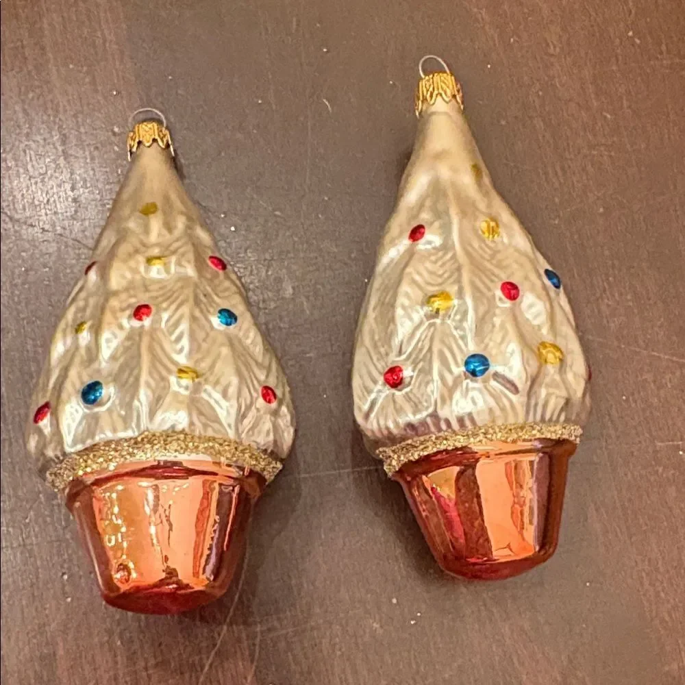 Festive Holiday Tree Ornaments